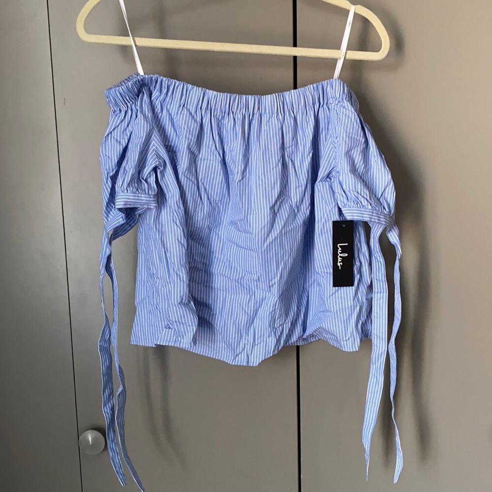 NEW WITH TAGS LULUS off the shoulder top